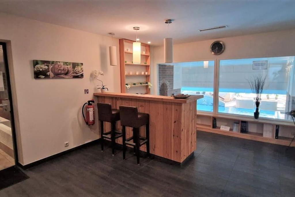 2-Zimmer Wohnung, Pools, Sauna Und Balkon Санкт Енглмар Екстериор снимка